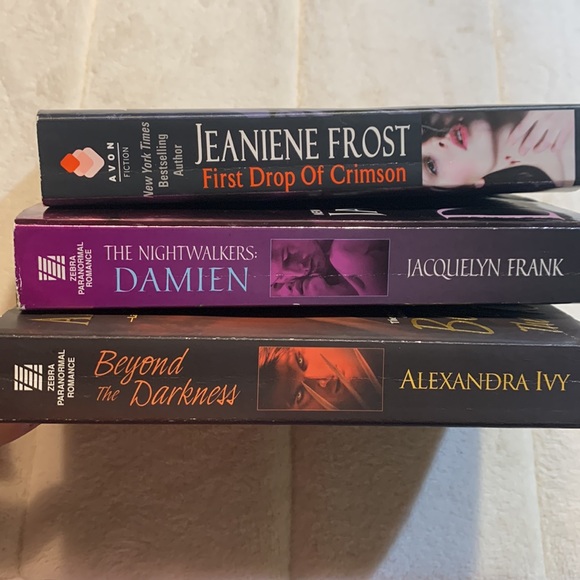 Vampire romance set of 3 novels - Picture 8 of 9